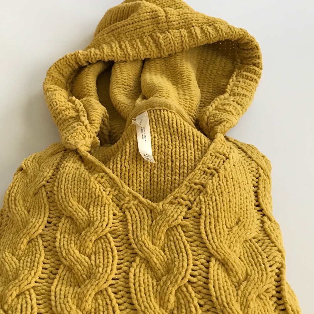 Hooded sweater💛(XS)